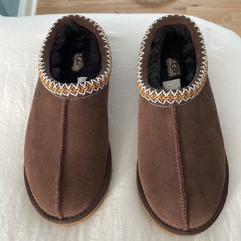 Men’s brown UGG slippers. New without tags.